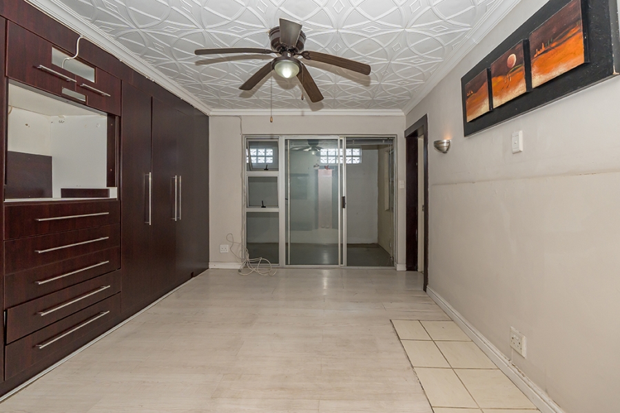 7 Bedroom Property for Sale in Lentegeur Western Cape
